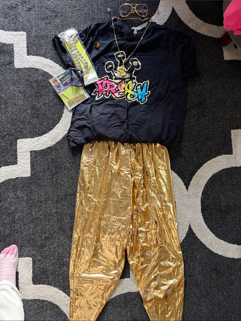 Unbranded Hip-Hop Rapper Costume Set in Black and Gold